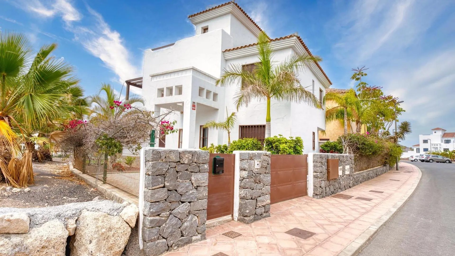 Contacts de Villa Laurisilva In Amarilla Golf